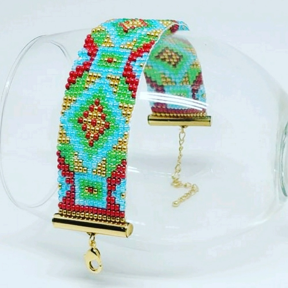 Beaded Bracelet! 🌷Native American Desing!